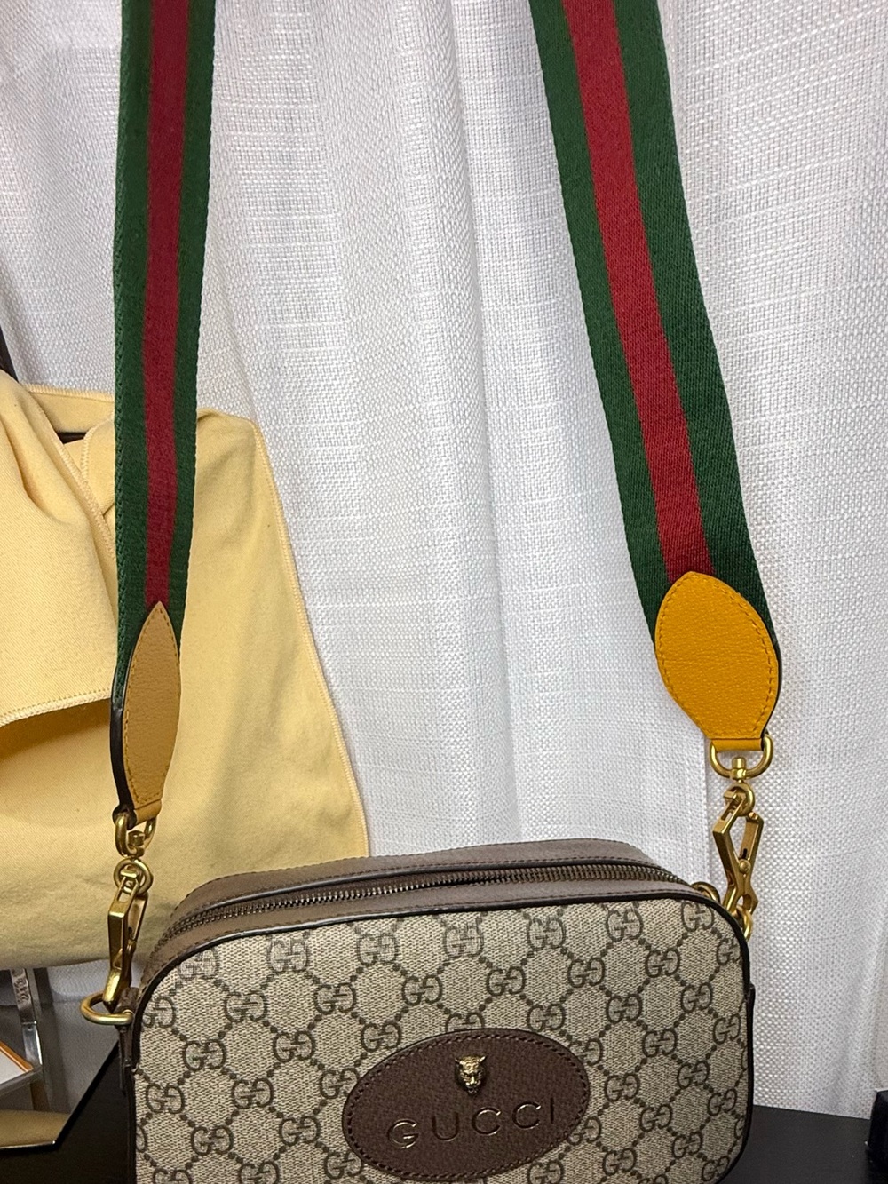Gucci Neo Vintage GG Supreme Camera Bag β Entrupy Authenticated - Picture 10 of 10